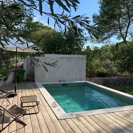 Loumaset-agreable Petite Maison-garrigues De