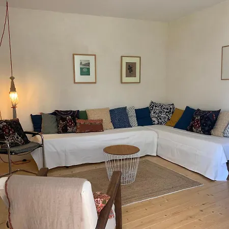 Holiday home Loumaset-agreable Petite Maison-garrigues De *