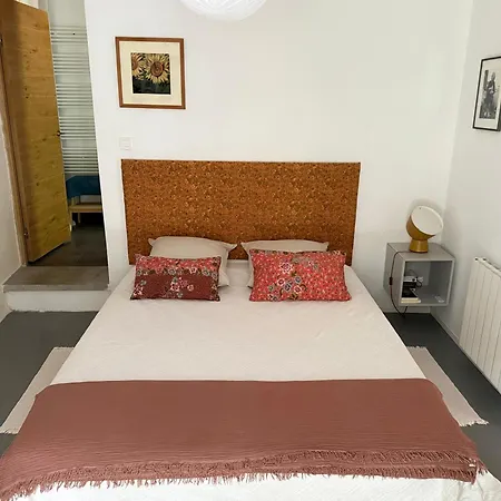 Loumaset-agreable Petite Maison-garrigues De